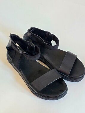 MIA Thor Platform Sandals in Black Women's Size 8 Like new